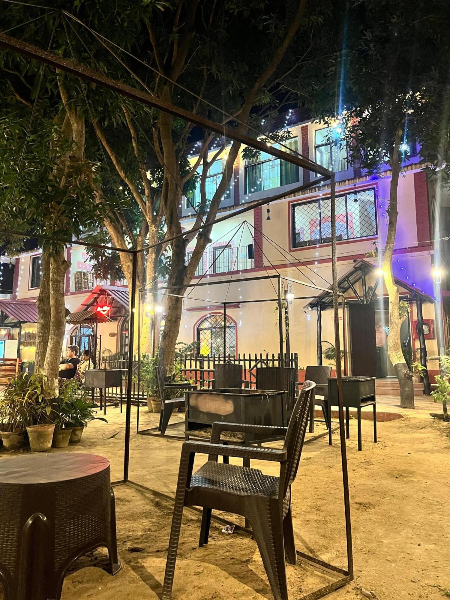 Moon Village Resort Shanti Niketan Exterior photo